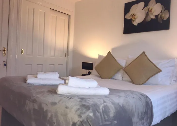 Wellingtonia Court Apartment